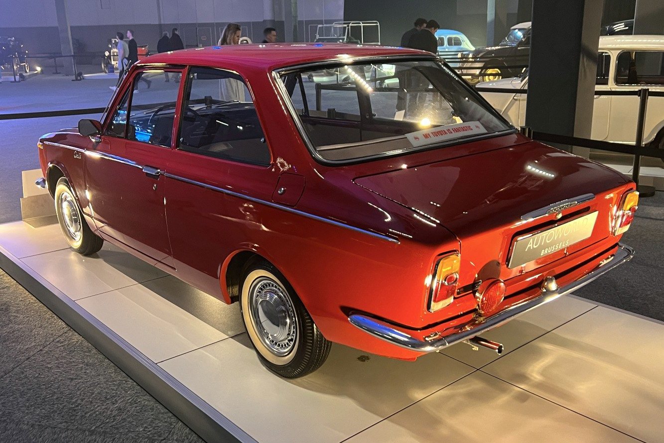 Toyota Corolla I 2-door sedan (E10) 1100 (60 Hp)